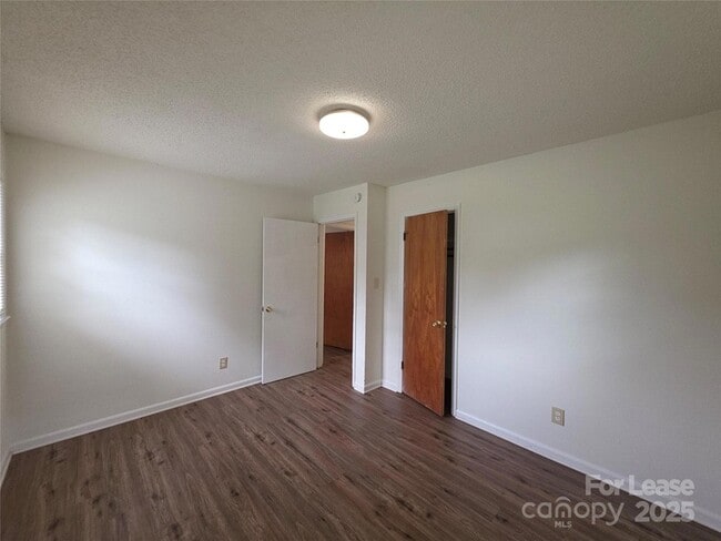 Building Photo - 6501 Barrington Dr