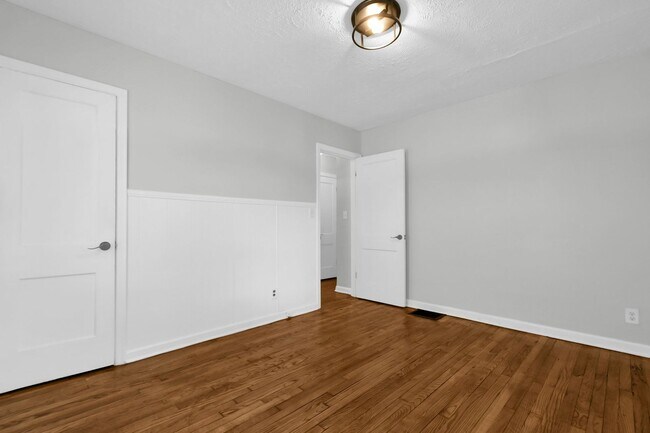 Building Photo - Charming Three-Bedroom Home in the Heart of Columbus!