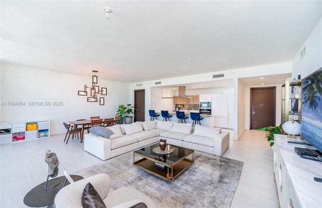 Building Photo - 1000 Brickell Plaza