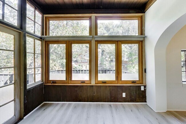 Building Photo - 7361 Claremont Ave