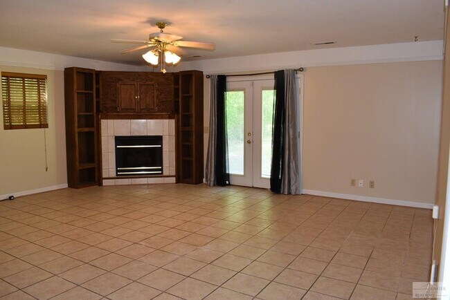 Building Photo - 5830 Lost Creek Dr