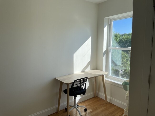 Building Photo - 255 Beacon St
