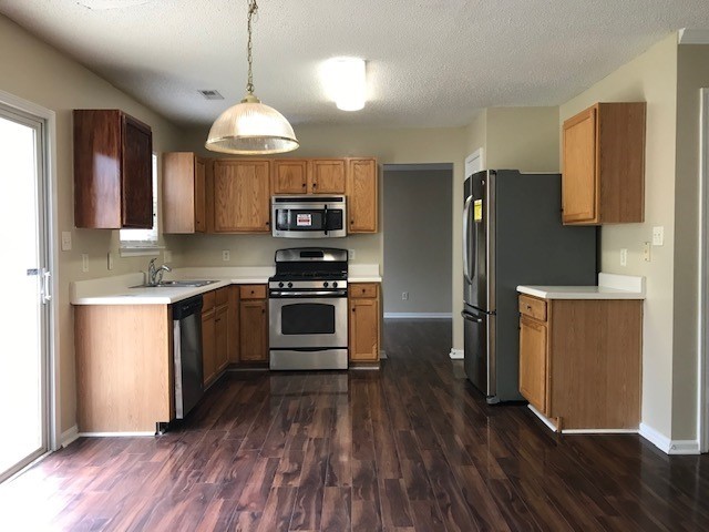 Building Photo - 9828 Aventide Ln