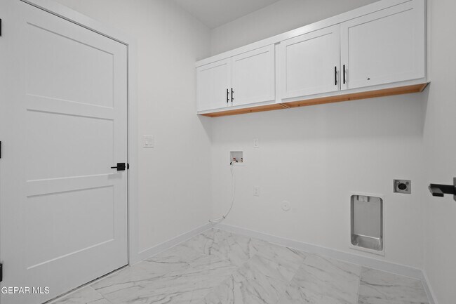 Building Photo - 15165 Destination Ave