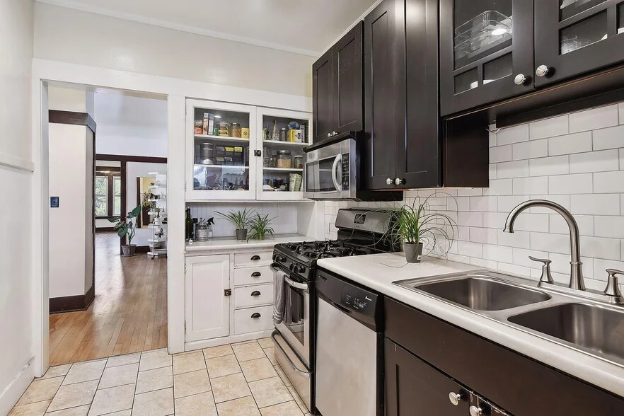 Kitchen - 1612 Van Buren Ave