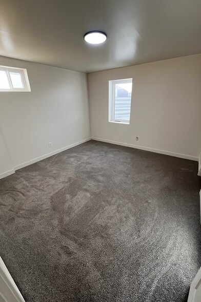 Building Photo - 8771 Oakwood St