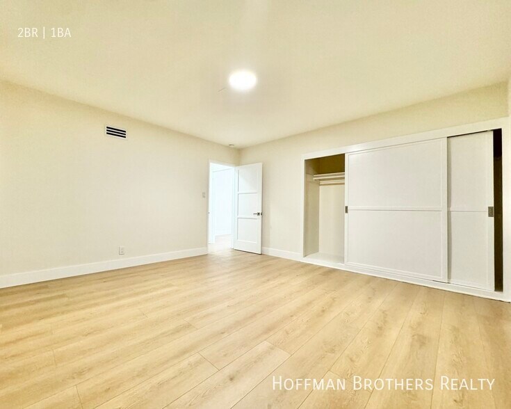 Building Photo - 356 Rexford Dr