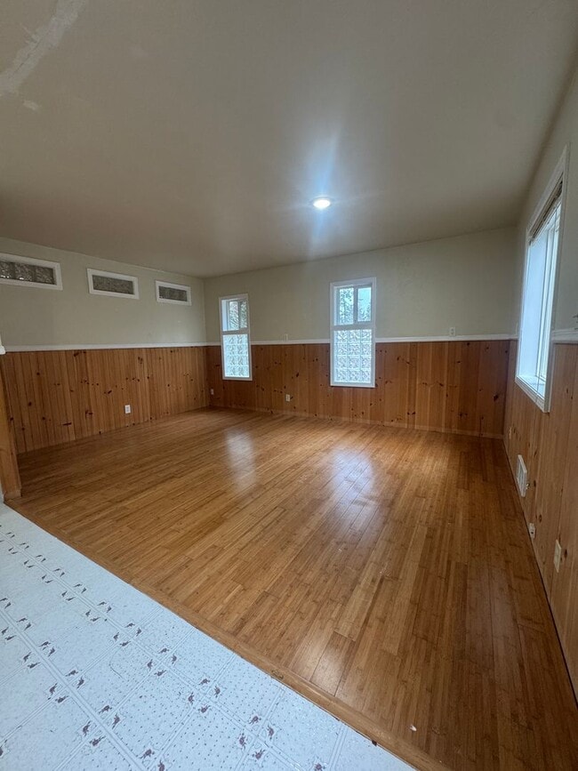 Building Photo - 5-Bed, 3-Bath in South Eugene