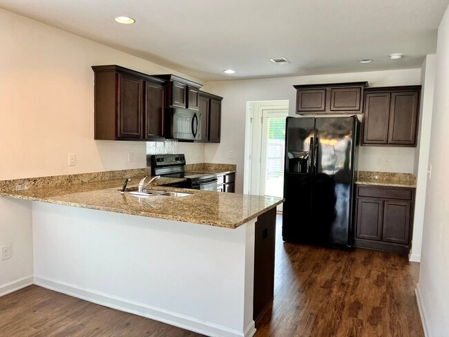 Building Photo - Home in Moundville, AL for Rent! COMING SOON!