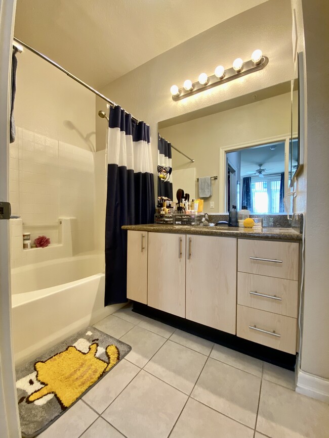 Master bathroom - 1465 C St