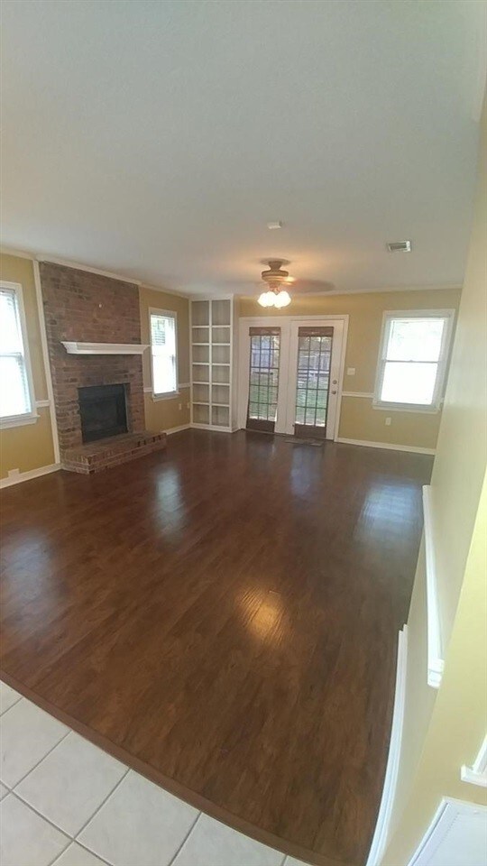 Building Photo - 122 Amberwood Dr