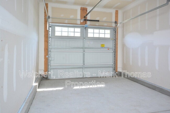 Building Photo - 409 Vassar Dr