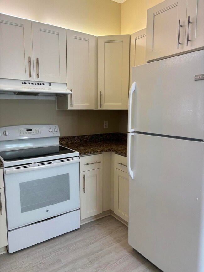 Building Photo - 5418 Firenze Dr