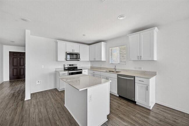 Building Photo - 4417 Benham Dr