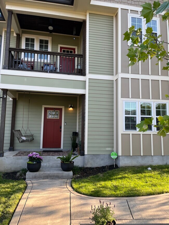 Building Photo - 308 Duke St