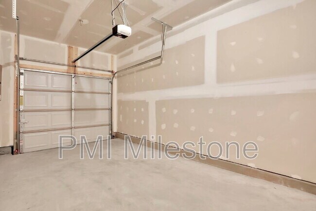 Building Photo - 5958 Forum Sq