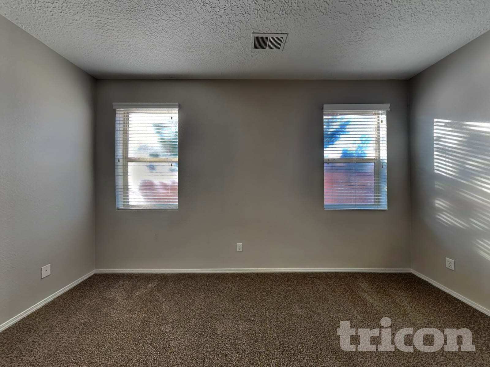 Building Photo - 11628 Thistledown Rd SE