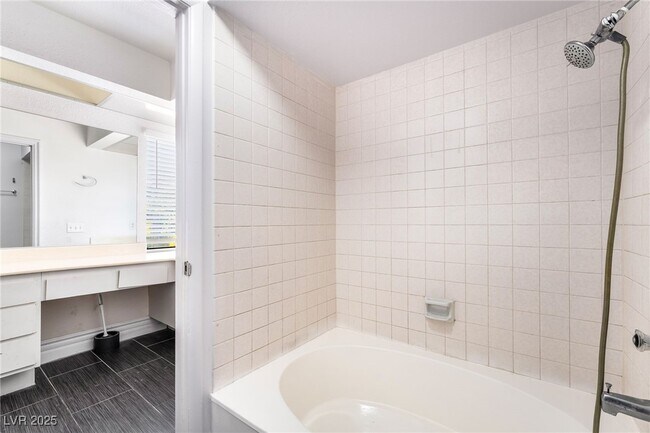 Building Photo - 2208 Tarraso Way