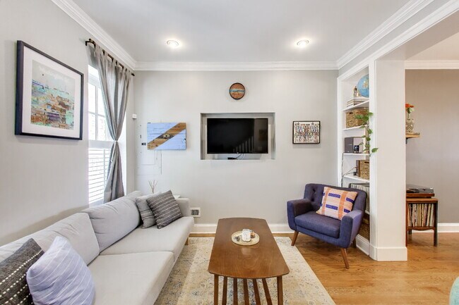 Building Photo - Charming 2bd/2.5ba LeDroit Park Home Available