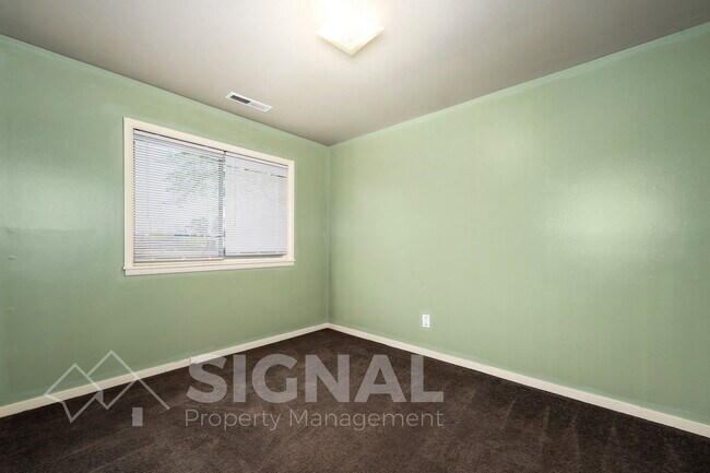 Building Photo - 1174 16th Ave Thomas