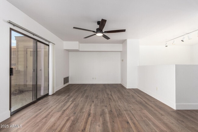 Building Photo - 738 S Beck Ave