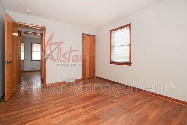 Building Photo - 3436 Dellwood Dr