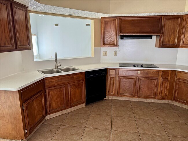 Building Photo - 6218 Ladera Dr