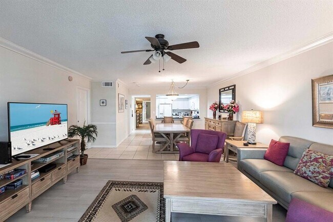 Building Photo - 1125 W Peppertree Dr