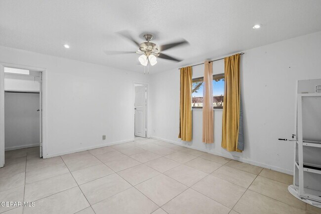 Building Photo - 8405 Whitus Dr