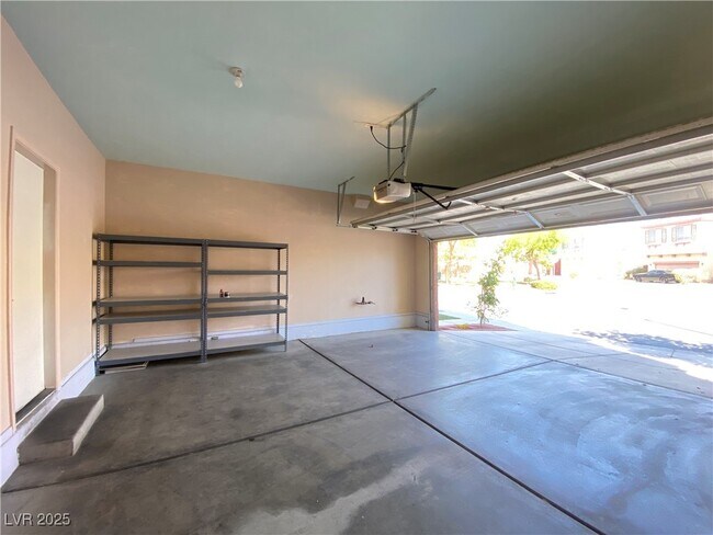 Building Photo - 5005 Auburn Skyline St