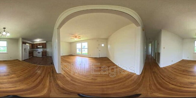 Building Photo - 2223 Pendleton Dr