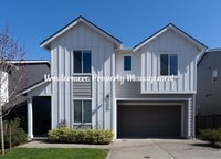 Building Photo - Stunning and spacious 5 bed in McCormick Village!