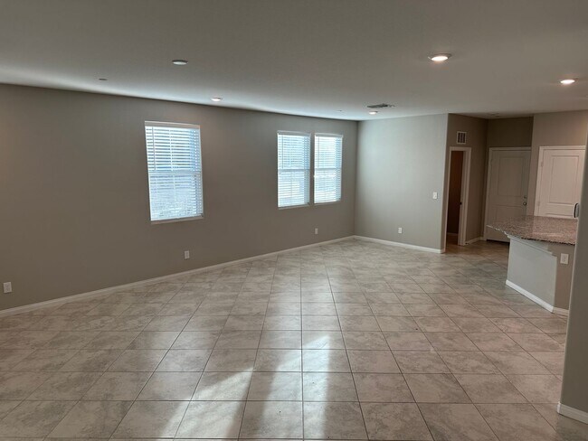 Building Photo - Upgraded, 3 bedroom Inspirada Townhome