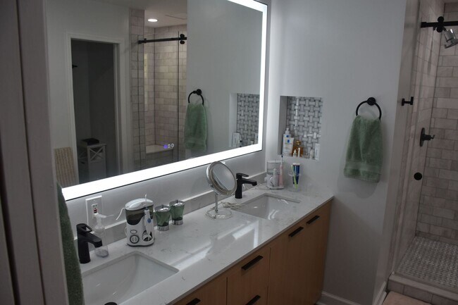 Building Photo - 3/2 Home in The Reserve