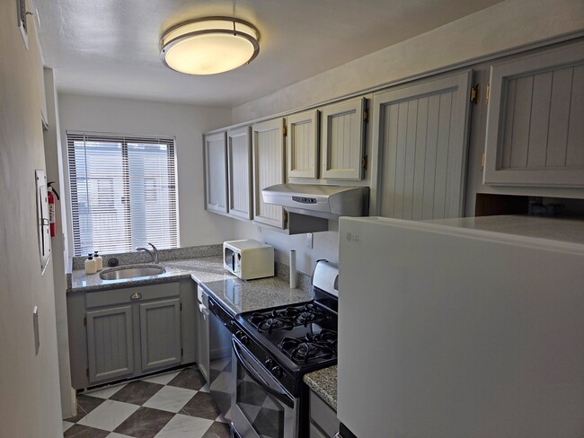 Building Photo - 2604 Tunlaw Rd NW