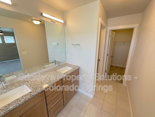 Building Photo - 7343 Rosa Belle Hts