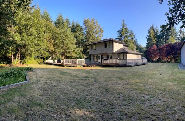 Building Photo - 707 125th Pl NW