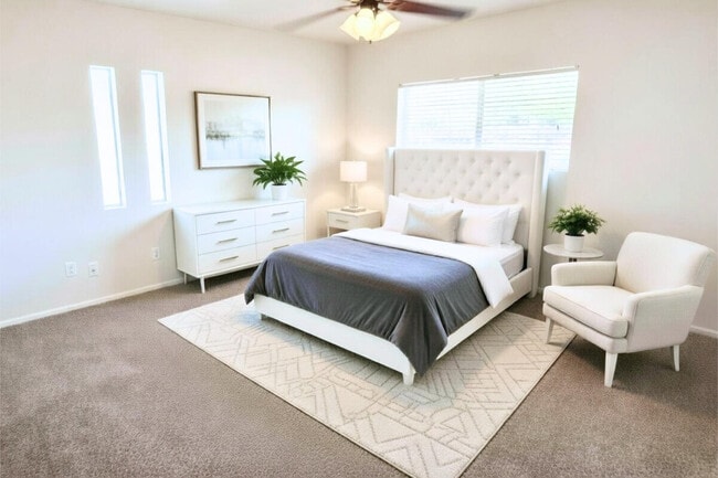 Building Photo - 1332 N Miller Rd