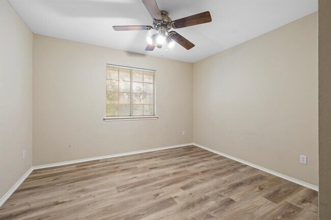 Building Photo - 3937 Kristencreek Ln