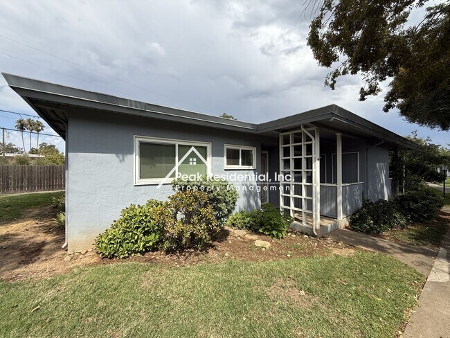 Building Photo - Charming 2bd/1ba Patio Home with Garage in Gated Community