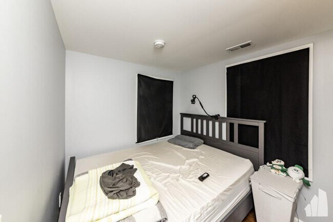 Building Photo - 2 bedroom in Chicago IL 60647
