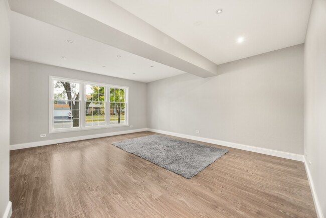 Building Photo - 125 41st St