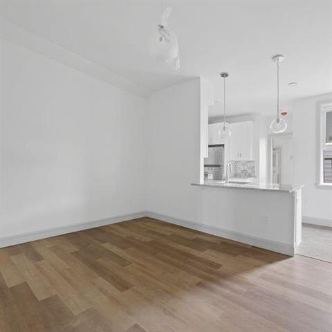 Building Photo - 113 39th St