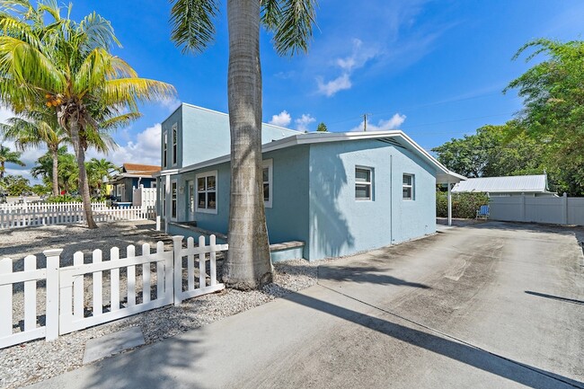 Building Photo - 1779 Len Dr