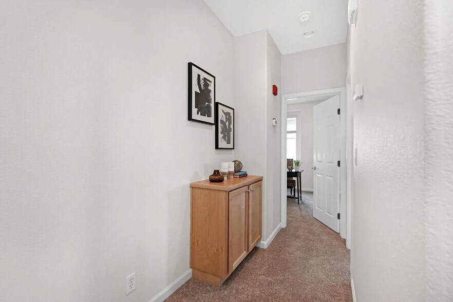 Building Photo - 2502 Jetty Dr