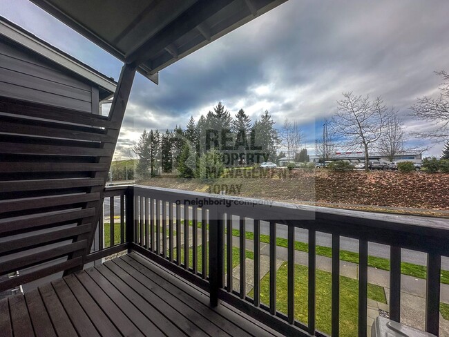 Building Photo - Spacious 2 Bedroom Condo in Puyallup!