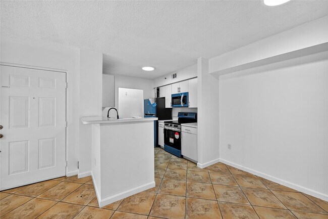 Building Photo - 2011 Renaissance Blvd