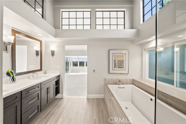 Building Photo - 703 Calle Brisa