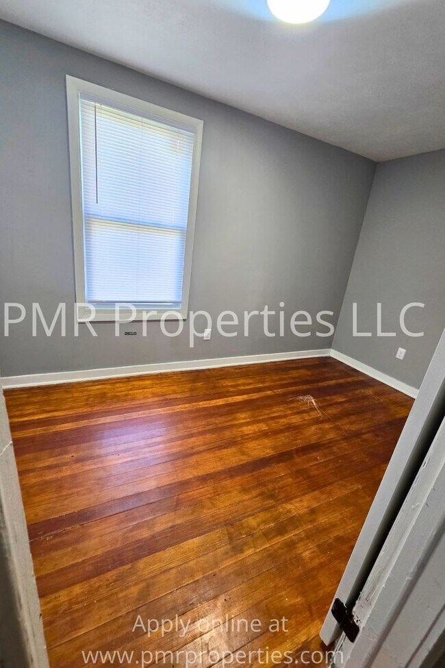 Building Photo - 321 Voorhis St