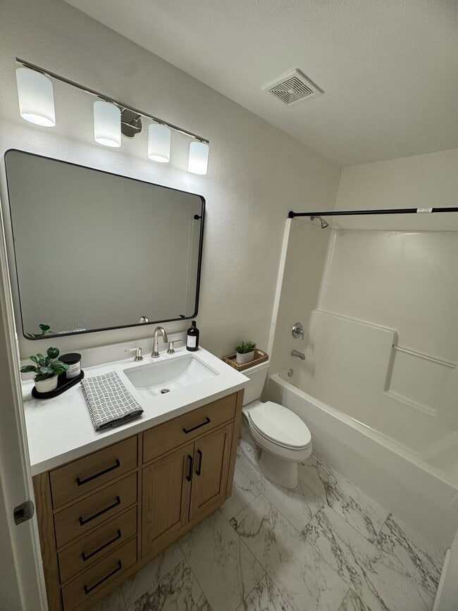 Building Photo - 3 Bed 2.5 Bath - The Parks at Broken Top.